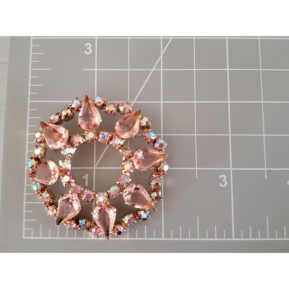 Vintage Mid-Century Aurora Borealis and Pink Rhinestone Wreath Brooch - Picture 6 of 6